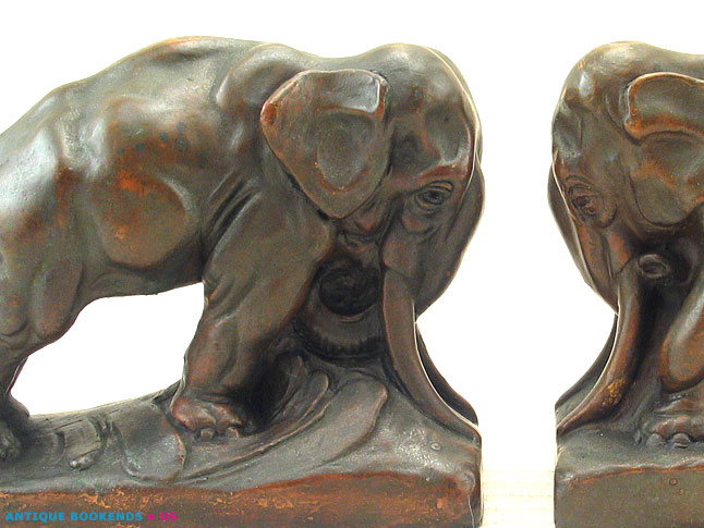 Illustration photo: Kathodion Bronze Works (KBW) bookends, Elephants